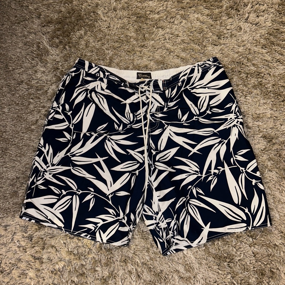 Men’s swim trunks